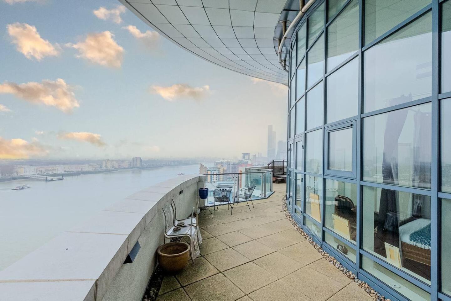 London Canary Wharf Riverside Penthouse Apartment Dış mekan fotoğraf